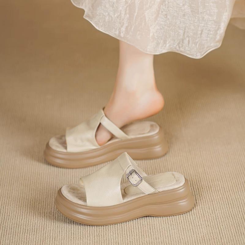 Huge comfortable platform slippers, women's open-toed one-word flat shoes wear retro belt buckle cool slippers Xiaohongshu explosion