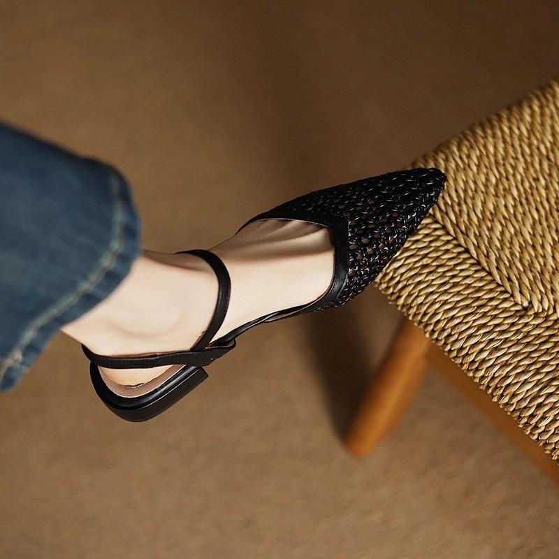 

Fashion 2025 Temperament Retro Cutout Breathable Baotou Sandals Women s Flat Summer New Pointed Toe Fashion Low Heeled Shoes 35