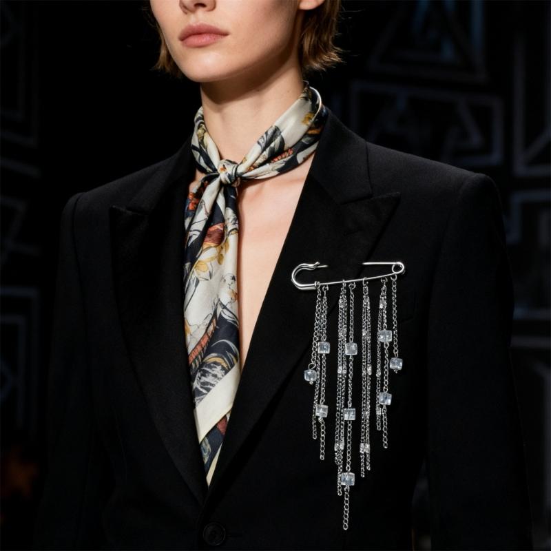 Elegant Fringe Brooch For Women Lightweight 18g Alloy Pin For Clothing Decoration And Waist Cinching Accessory