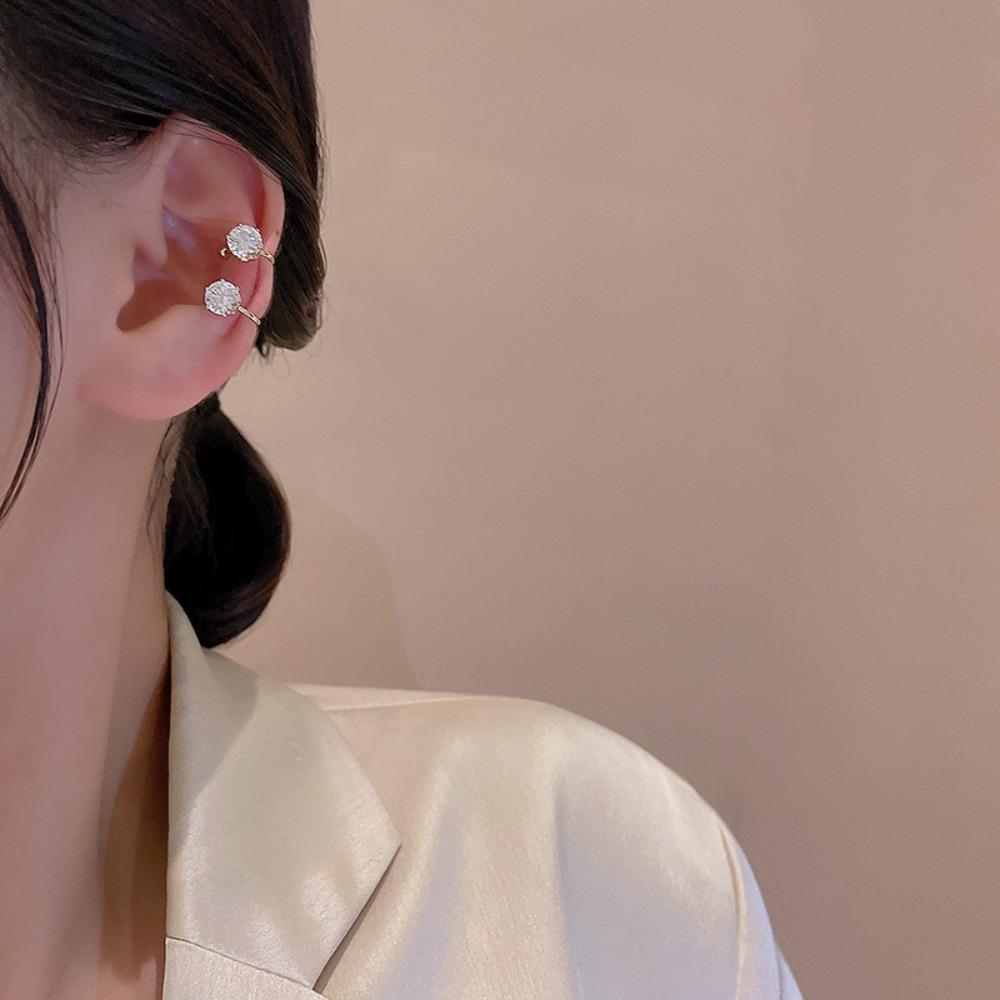 Fashion Personality Sparkling Rhinestone No Ear Piercings Clip Earrings for Women Luxury Simple Fake Piercing Ear Cuff Jewelry