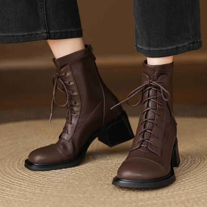 Korean Version of Medium Heel Large Size Martin Boots Women's Comfortable Rear Zipper Solid Color Square Heel Autumn and Winter New Rubber So