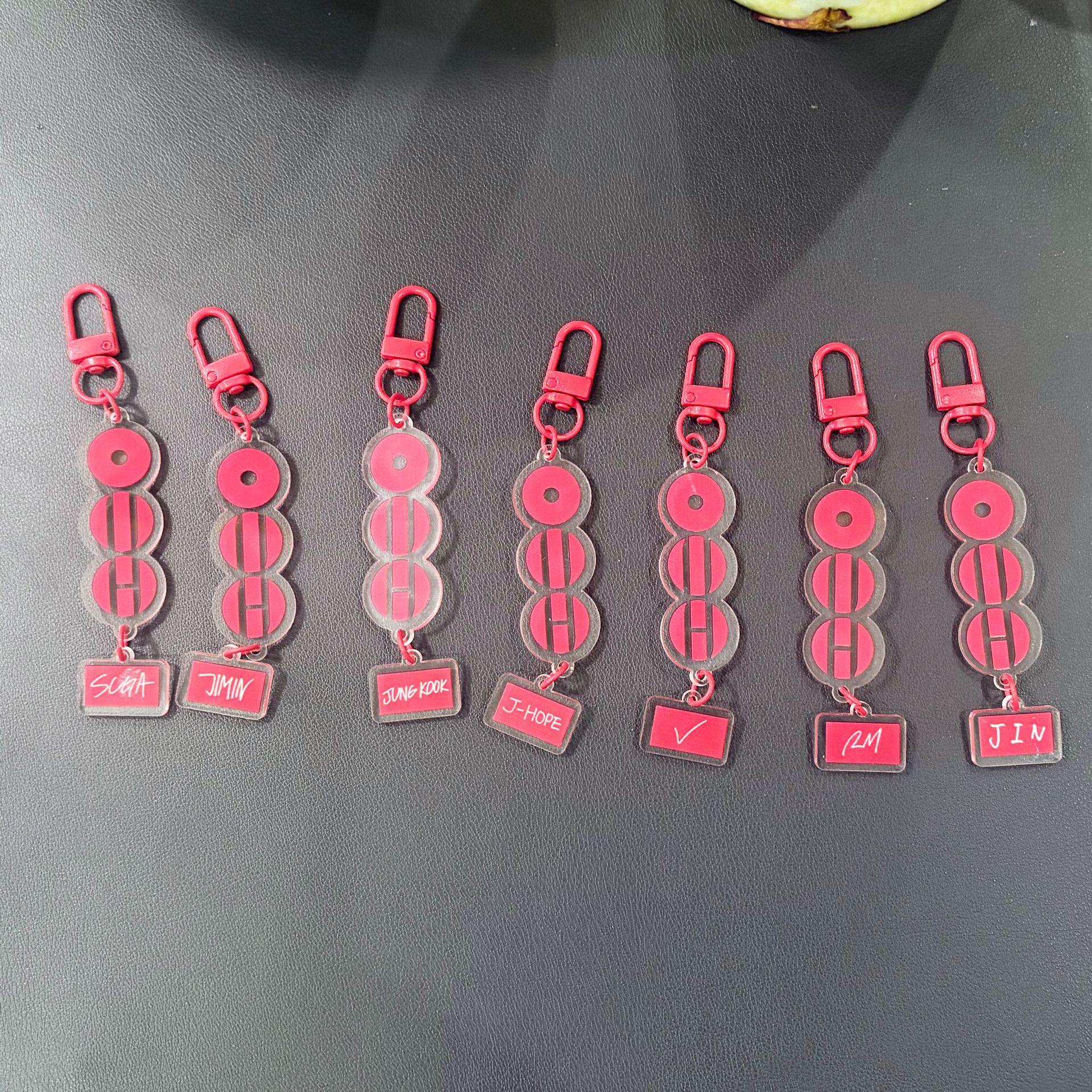 

7pcs BTS Member Signature Acrylic Keychain, Red Disc Charm Keyring with Name Tag, Kpop ARMY Fans Bag Accessory 7pcs