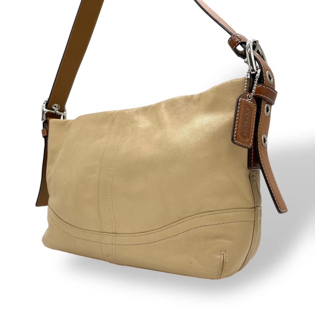 Used COACHShoulder Bag beige leather Women