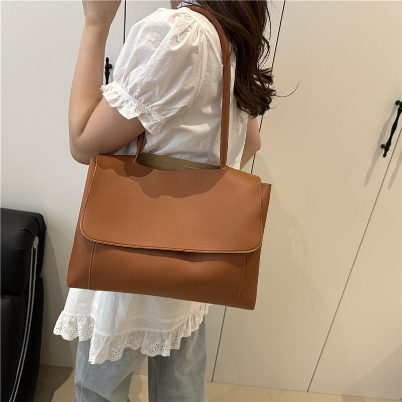 Faux Leather Tote Bag for Women Minimalist Magnetic Closure Shoulder Handbag