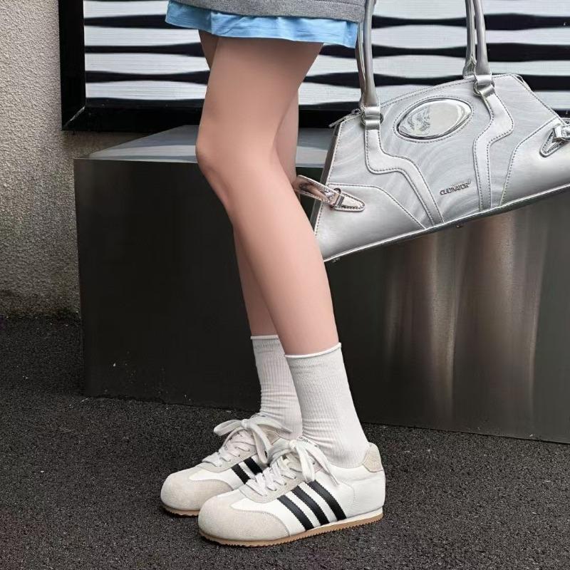 

Шкіряні ретро жіночі нові повсякденні спортивні кеди на шнурівці з м якою підошвою, універсальні маленькі білі кеди 40 бежевий