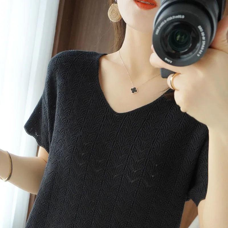 Short Sleeved T-shirt Women Wear Thin V-neck Top Women Loose Version Hollow Pullover Sweater Spring and Summer