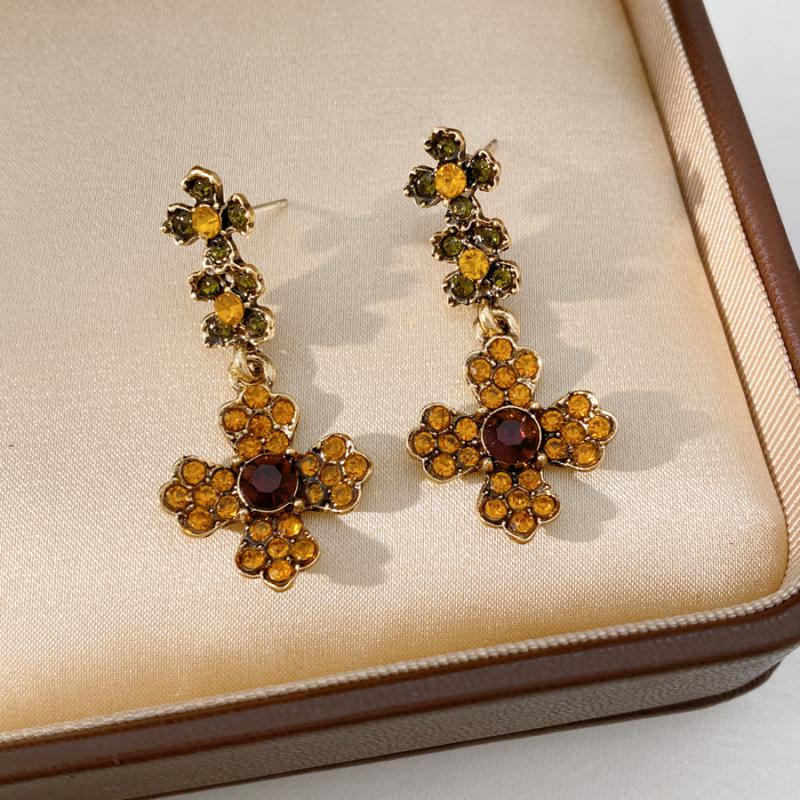 Turquoise Blue Diamond Flower Stud Earrings Necklace Light Luxury Niche Clavicle Chain Premium Jewelry Set