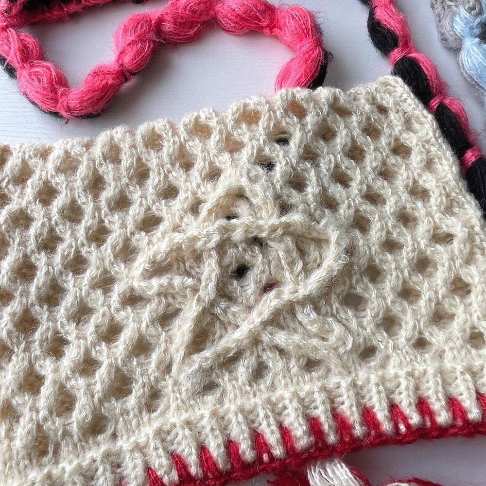 Ręcznie szydełkowana uszanka traperska z kocimi uszami