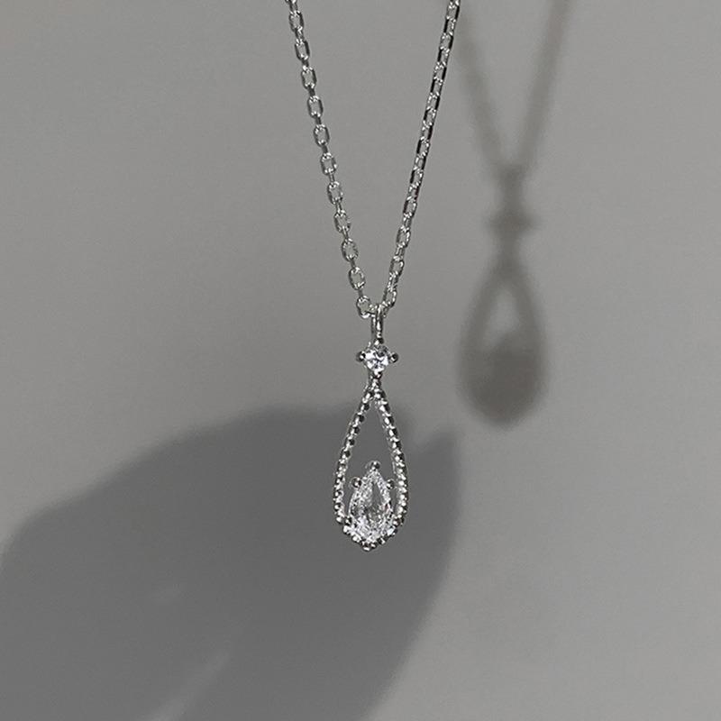 French Micro-inlaid Zircon Water Drop Temperament Super Immortal Necklace Student Clavicle Chain Girl Ins Cold Breeze