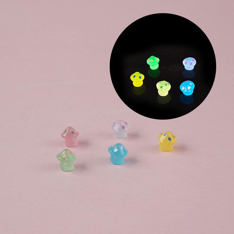 Petit ornement champignon phosphorescent pour jardin et micro-paysage