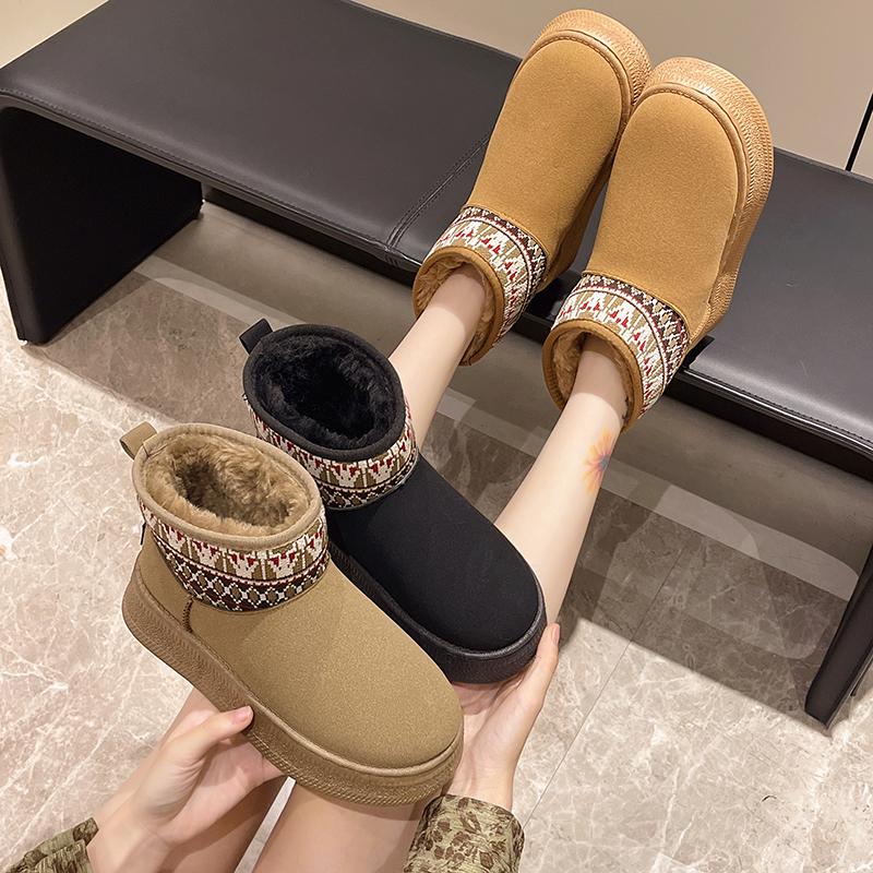 Fashion Platform Snow Boots Women's 2025 New Winter Fleece Fur Integrated Cotton Boots Non-slip Northeast Large Cotton Shoes