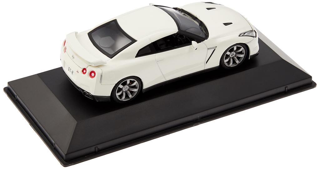 Scale Nissan R35 2008 White Finished Model FIRST43 1/43 GT-R F43-157
