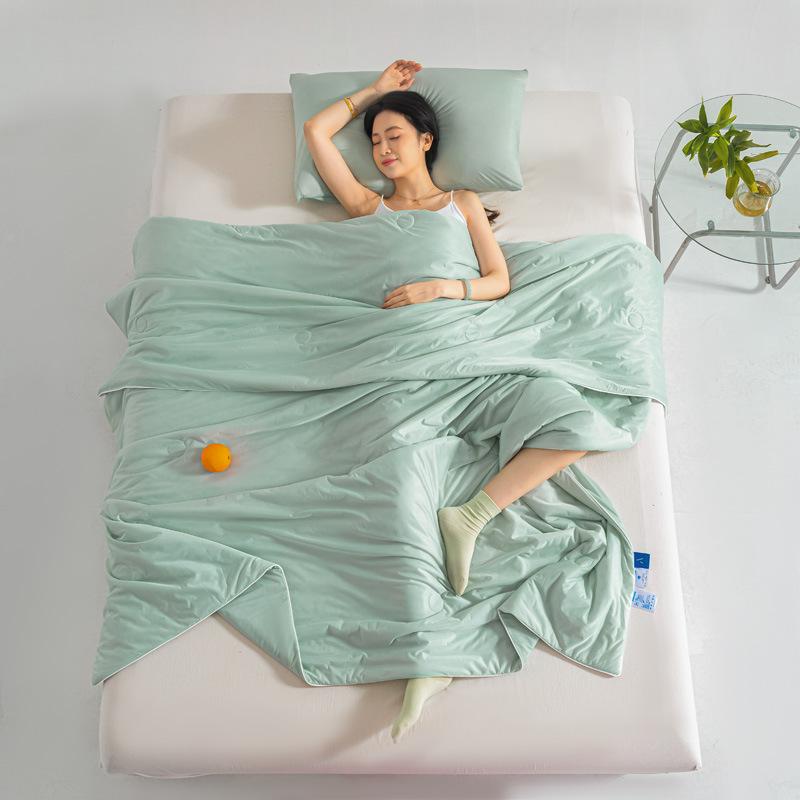 

Однокомпонентное летнее одеяло из ледяного шелка, замороженное кондиционерное тонкое одеяло, студенческое общежитие, одеяло для машинной стирки 150x200cm зелёный
