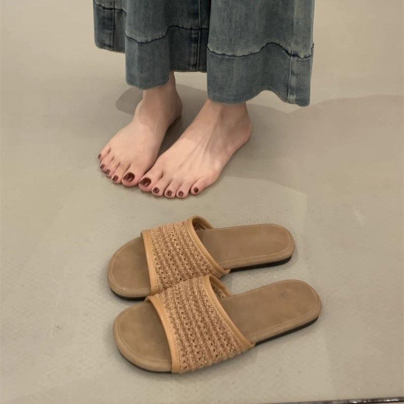 Fashion comfortable versatile new woven sandals one-word slippers beach casual versatile cool slippers women