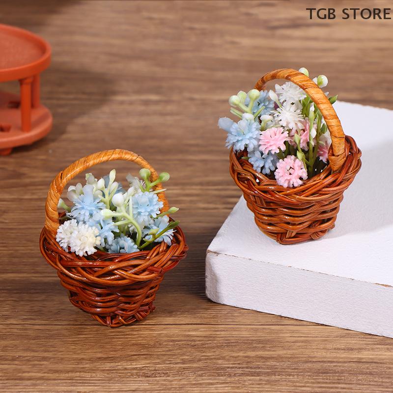Miniaturowy Tkany Koszyk na Kwiaty 1:12 Koszyk Ręczny do Domku dla Lalek Przechowywanie Zabawka Dzieci Zabawa w Udawanie Akcesoria do Domku dla Lalek