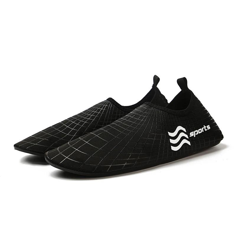 Chaussures d'eau plates confortables pour hommes et femmes, séchage rapide, pantoufles de plage pour hommes, chaussures pour la natation, chaussures de plage pour la plongée