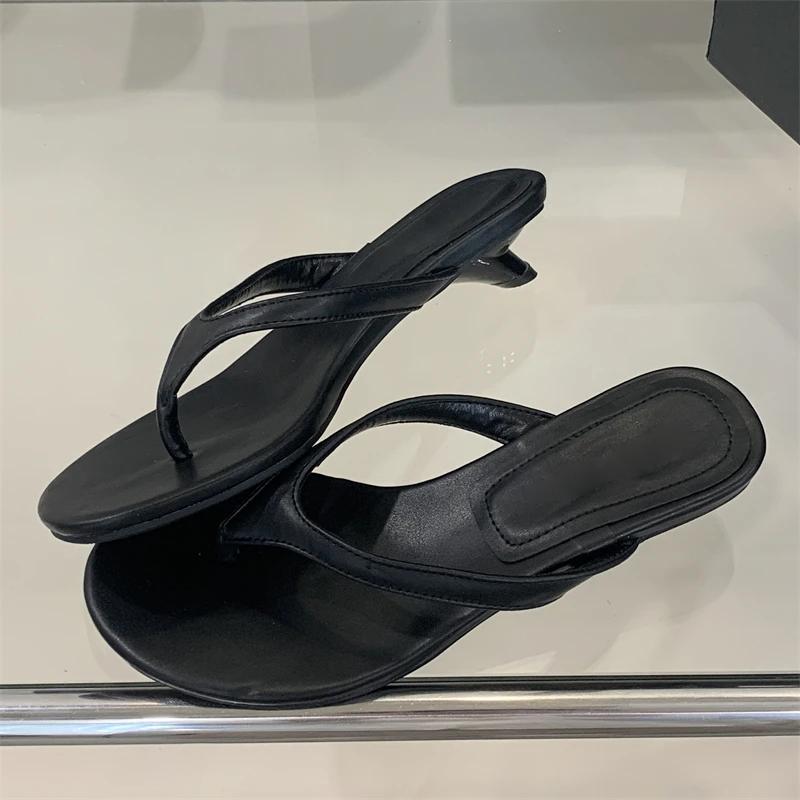 Mode Eilyken Neue Mode Runde Zehenclip Hausschuhe Damen Dünne Niedrige Absätze Strand Freizeitschuhe Sommer Flip-Flops Zapatos De Mujer