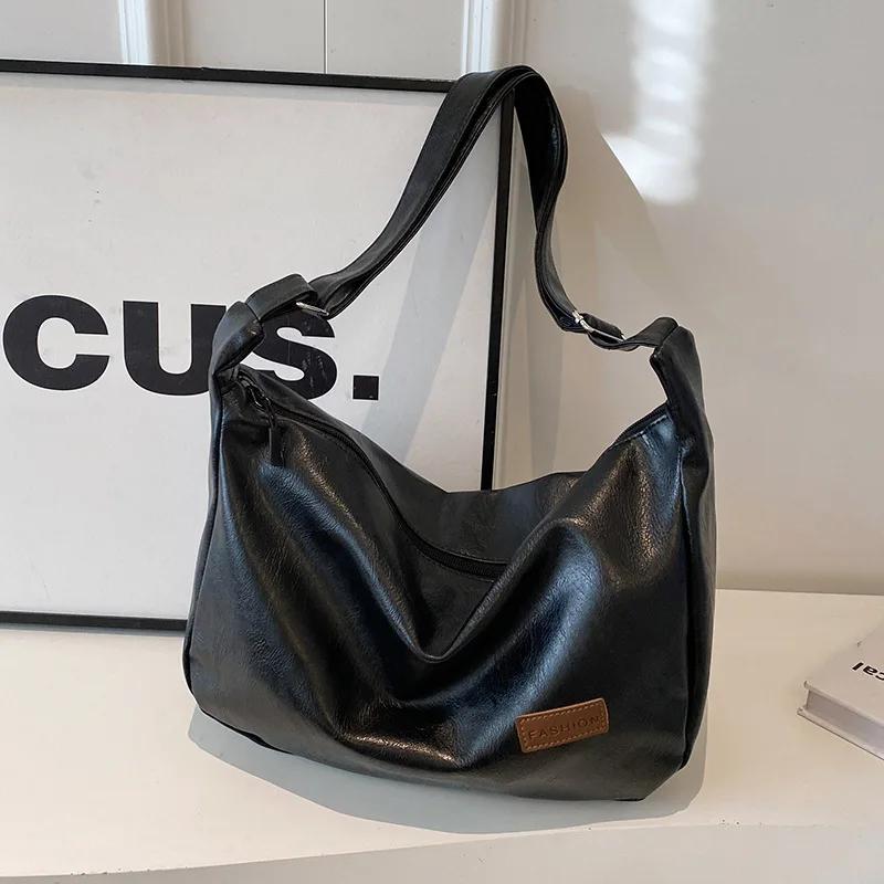 Fashion Large Capacity Tote Bag Classic Black Underarm Crossbody Bags for Women Lightweight Shoulder Bags Versatile Dumpling Bag