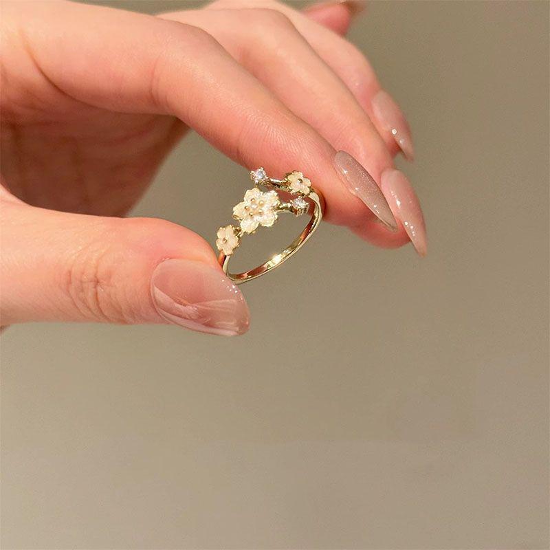 Pearl Flower Diamond Ring for Women - Elegant  Versatile High-End Fashion Accessory Adjustable