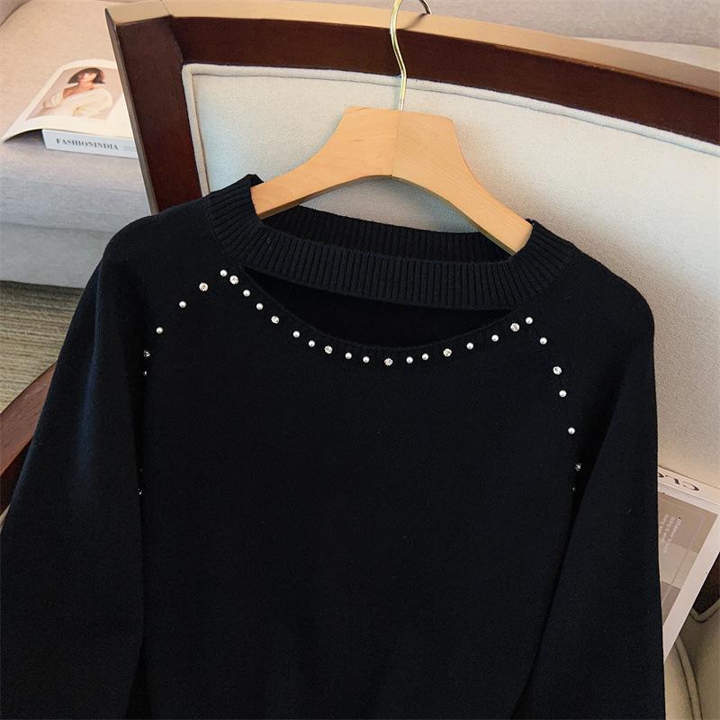 Plus Size Women's Thick Round Neck Sweater, Bust 150/160, Fits 200-350 Jin, Model 8062.