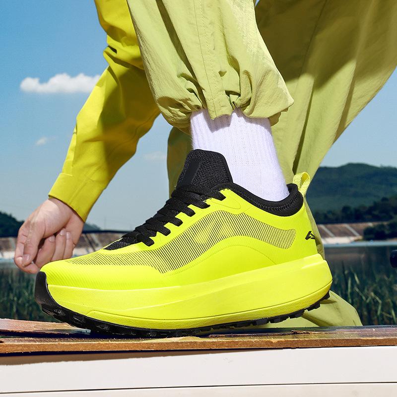 Outdoor non-slip and wear-resistant mountaineering shoes Lightweight cushioning sports shoes High quality comfortable running shoes