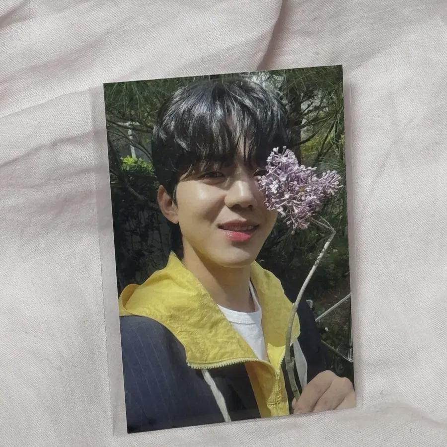 

Cosmopolitan Фотокарточка Dowoon от Day6