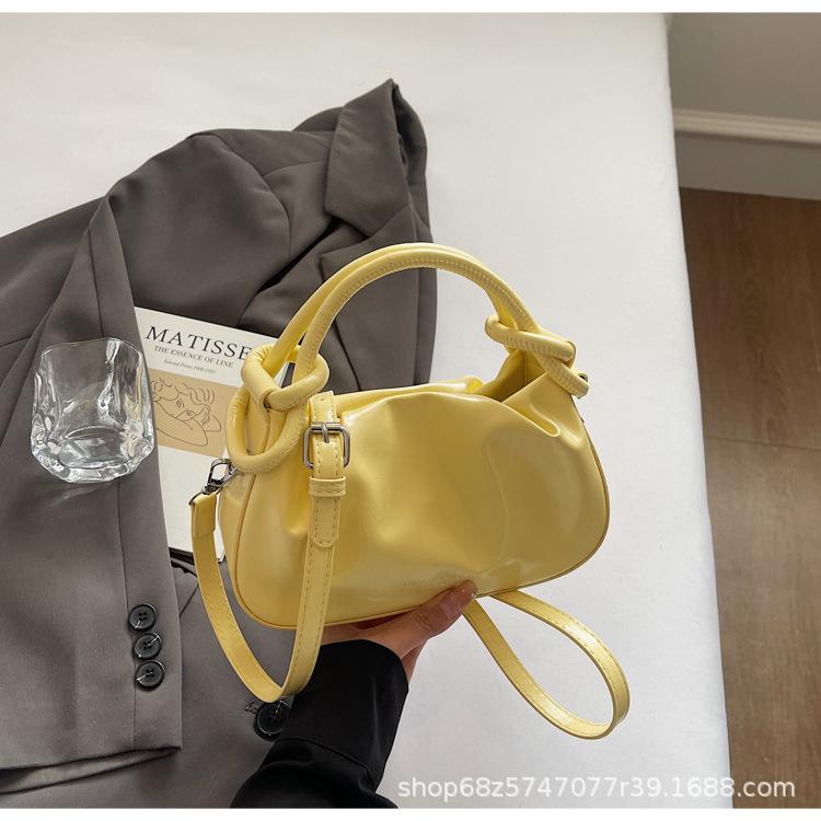 Premium foreign style portable small bag women's 2025 new fashion versatile pleated shoulder bag commuter messenger bag