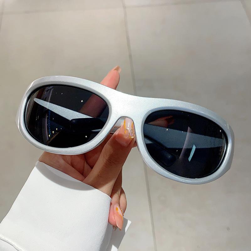 Vintage Luxury Brand Designer Sunglasses Women For Men Trending Sun Glasses Punk Fashion Driving Shades Riding Sport Goggle