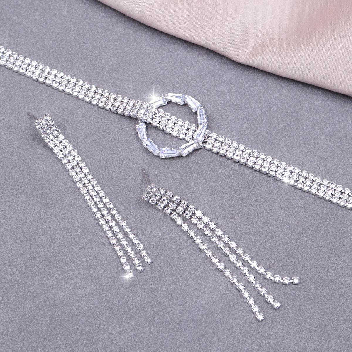 

New Set of Exaggerated Necklaces, Exquisite Necklaces, Exaggerated Earrings, Two-piece Necklaces, Evening Accessories for Women 28CM серебряный