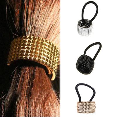 Anello da Donna Punk con Rivetti Circolari Elastico Coda di Cavallo Accessorio per Capelli