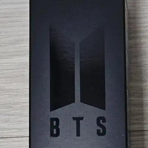 Klíčenka s light stickem BTS, nerozbalená, pop-up