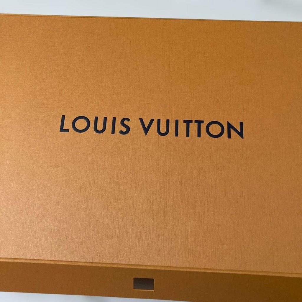 Used LOUIS VUITTON logo muffler black/white