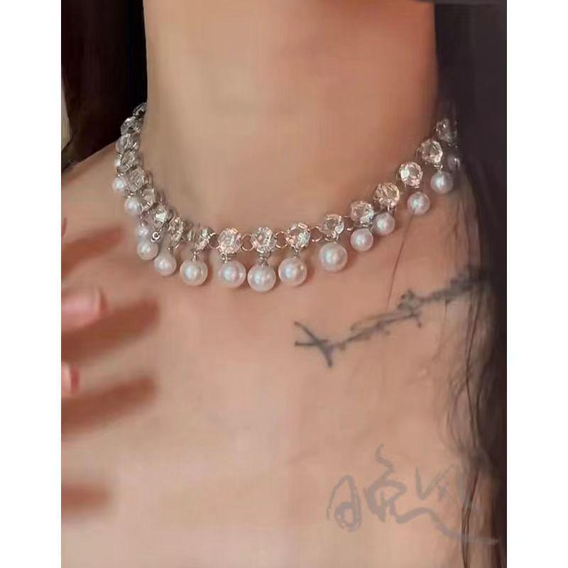 2025 High-End Gothic Punk Necklace: Y2K Dark Style Clavicle Chain for Women