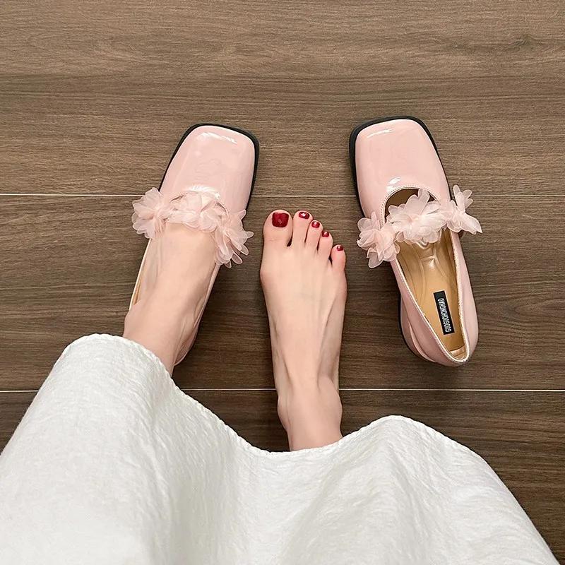 Fashion Women's Coarse Heel Shoes Spring New Square Head Shallow Mouth Flower Soft Sole Anti-slip Wear-resistant Low-top Shoes