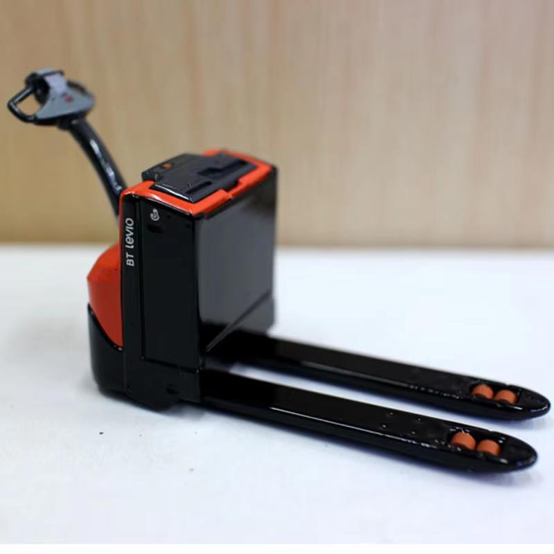 1/24 scale BT Staxio alloy forklift model transport cart pallet truck alloy car metal toys gift display show fans collection