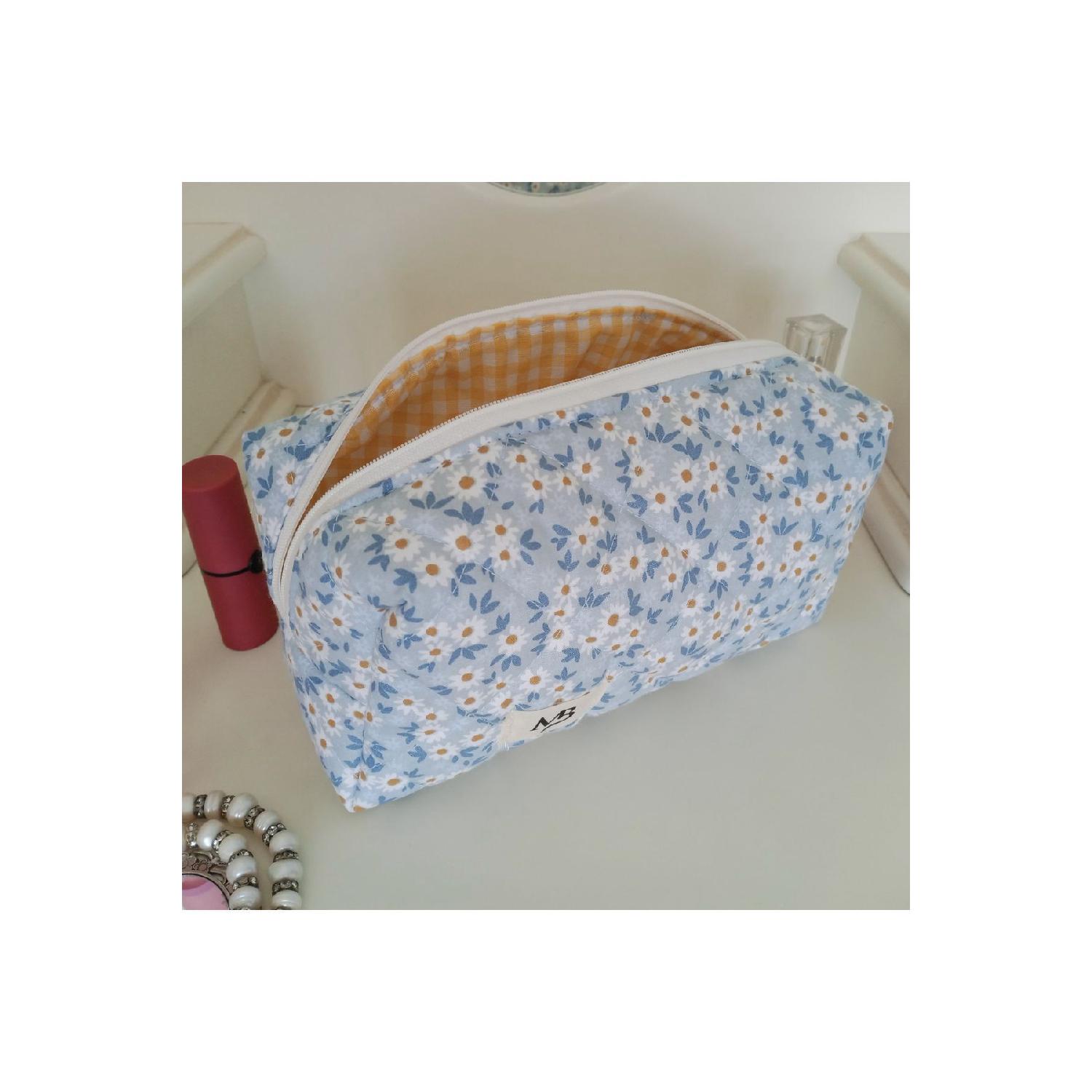 

Blue Daisy Makeup Bag-large Size синій