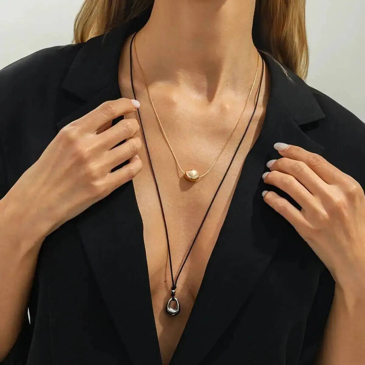 

SHIXIN Minimalist Black Leather Rope Adjustable Clavicle Chain Women Fashion Irregular Metal Bean Pendant Necklace Jewelry Gift