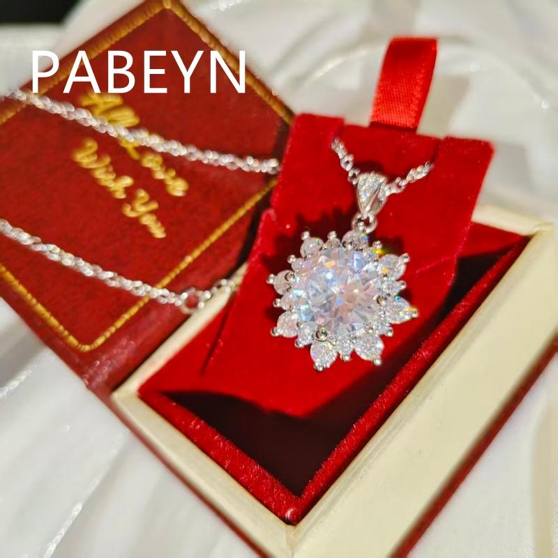 925 Sterling Silver Fashion Light Luxury Snowflake Zircon Pendant Necklace Birthday Party Anniversary Gift