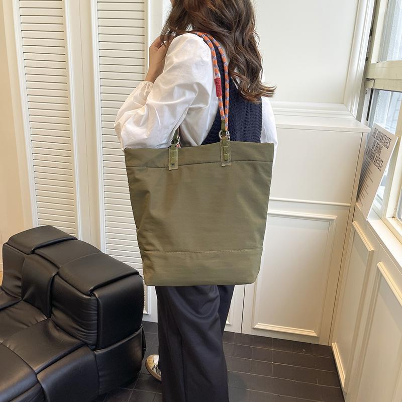 Japanese Casual Large-capacity Tote Bag Women's New 2025 Autumn/winter Simple Shoulder Bag Commuter Casual Handbag
