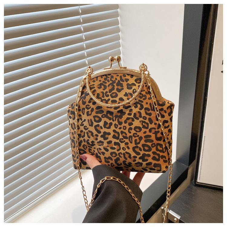 

2025 новая ретро-сумка с нишевым дизайном, высококачественная леопардовая цепочка на одно плечо, сумка через плечо, золотая женская сумка прилив коричневый