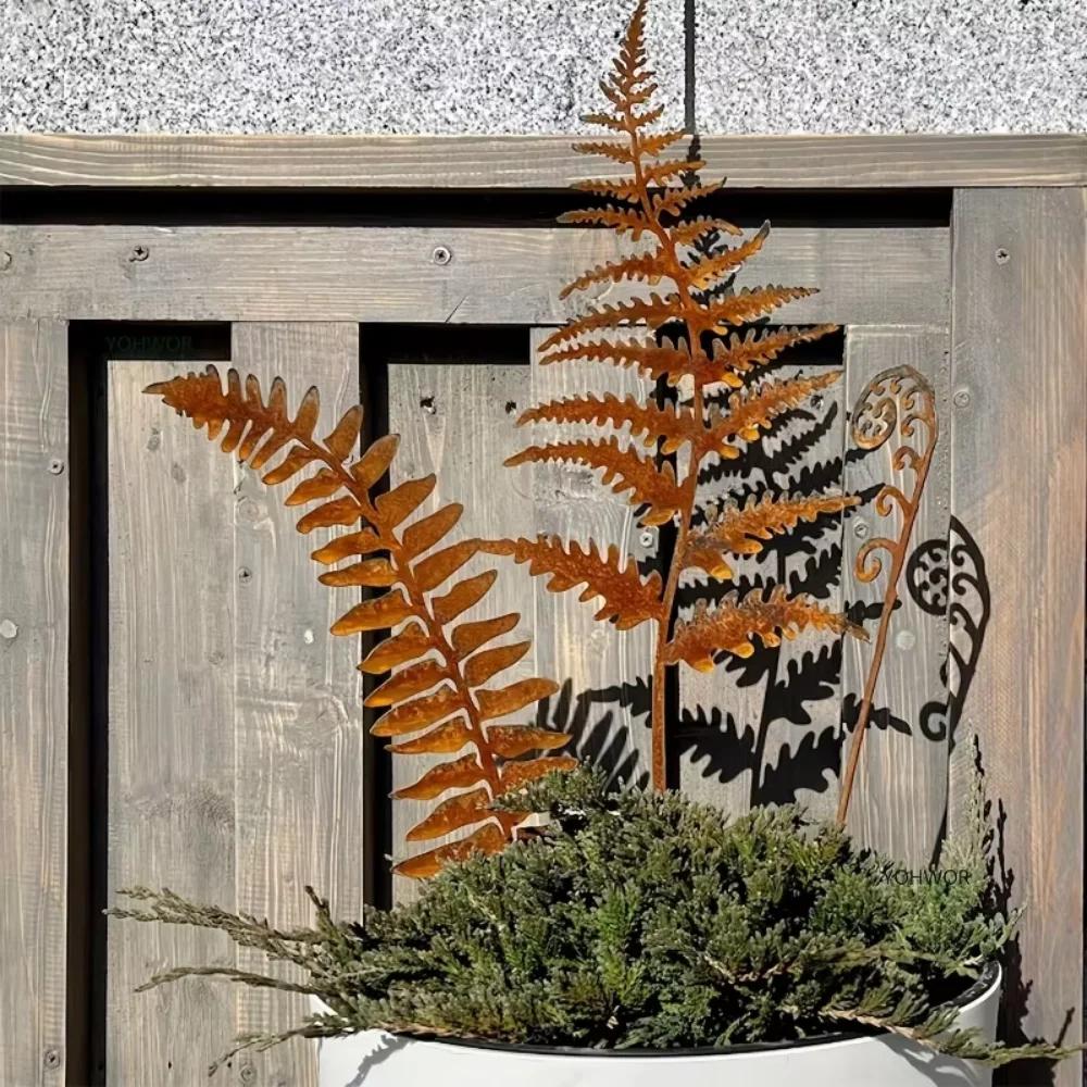 Rusty Fern Leaves Garden Stake Metal Bouquet Rusted Metal Plant Stake Outdoor Garden Art Home and Garden Decor Ornament for Yard