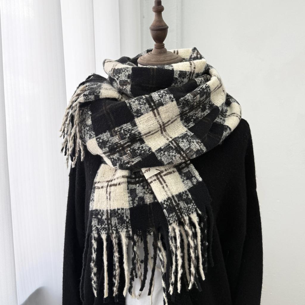 New Korean High-end Atmosphere Plaid Scarf Women's Autumn and Winter Versatile Warm Student Fringed Thickened Scarf