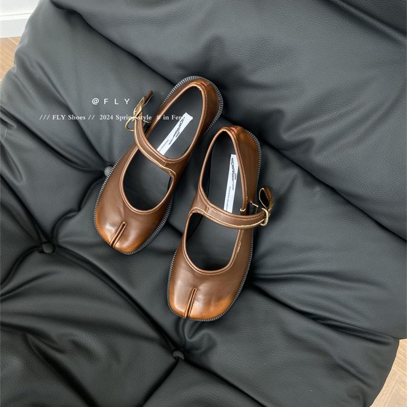 Fashion IPPEUM Women Tabis Shoes Mary Janes 2025 New Black Brown Split Toe Ballet Flats Ballerina Shoes Buckle
