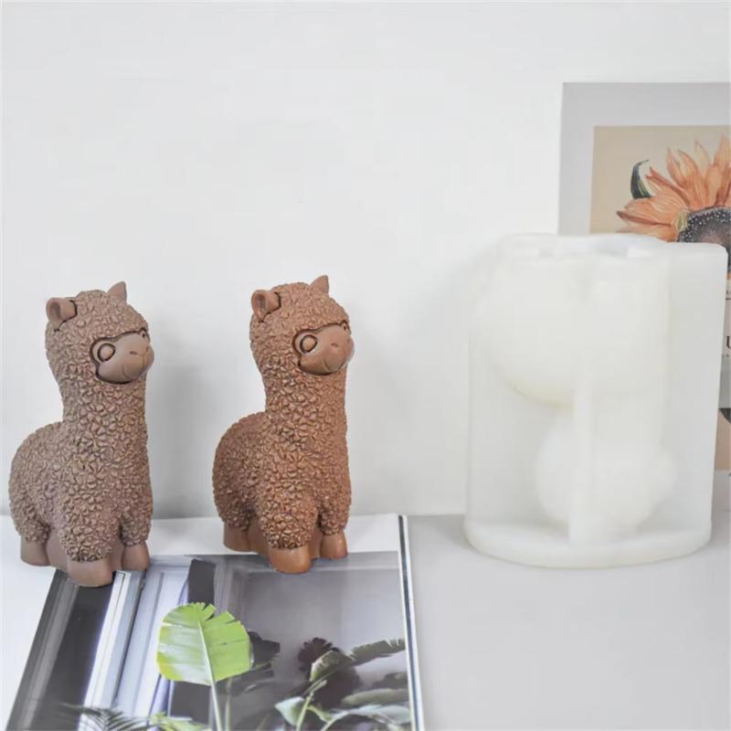 Cute and Creative Cartoon Alpaca Animal Silicone Mold Chocolate Clay Cake Decoration Art Tools Candles Soap Christmas Decoration