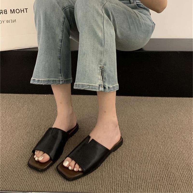 Summer 2025 retro style simple women's mother sandals open-toed flat one-word slippers fashion temperament cool slippers