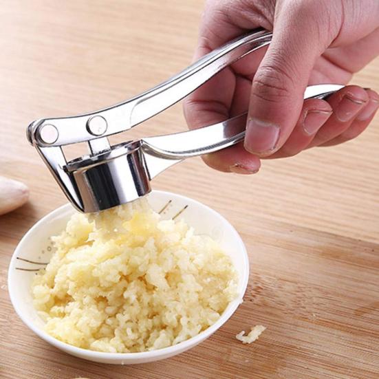Manual Garlic Press Alloy Garlic Mincer with Ergonomic Handle Rustproof Garlic Crusher for Kitchen Restaurant