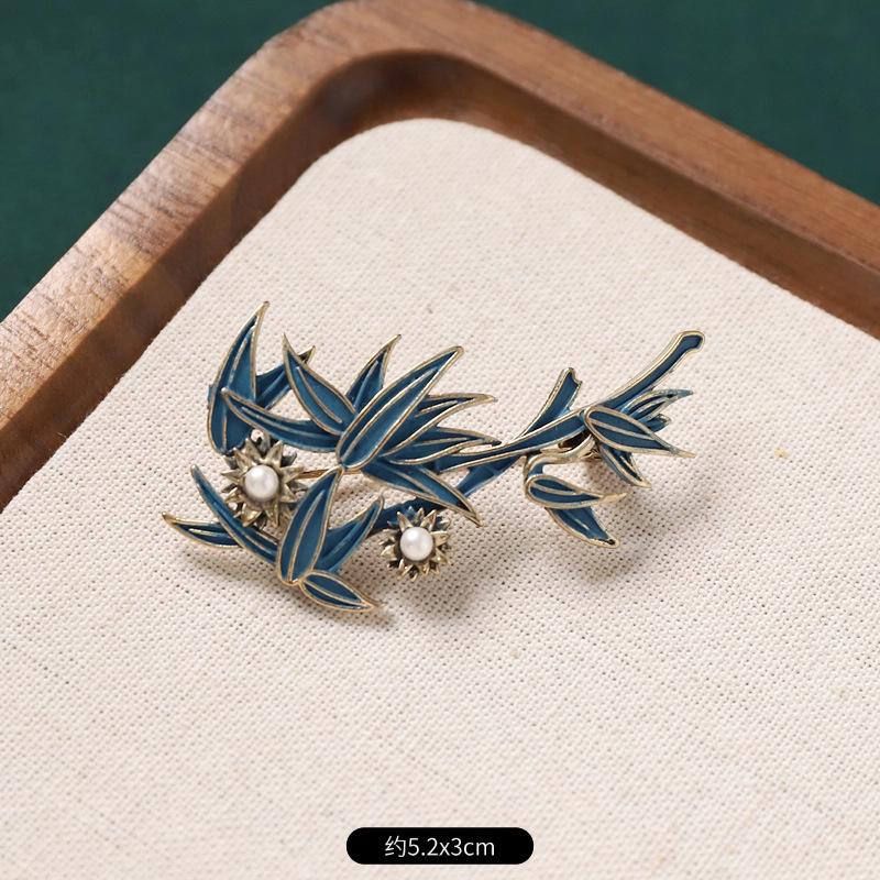 Chinese imitation burnt blue point green brooch women's retro temperament pin classical cheongsam placket corsage accessories
