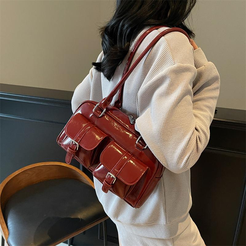 Commuter large-capacity tote bag women's 2025 spring and summer new bowling bag single shoulder armpit bag portable pillow bag