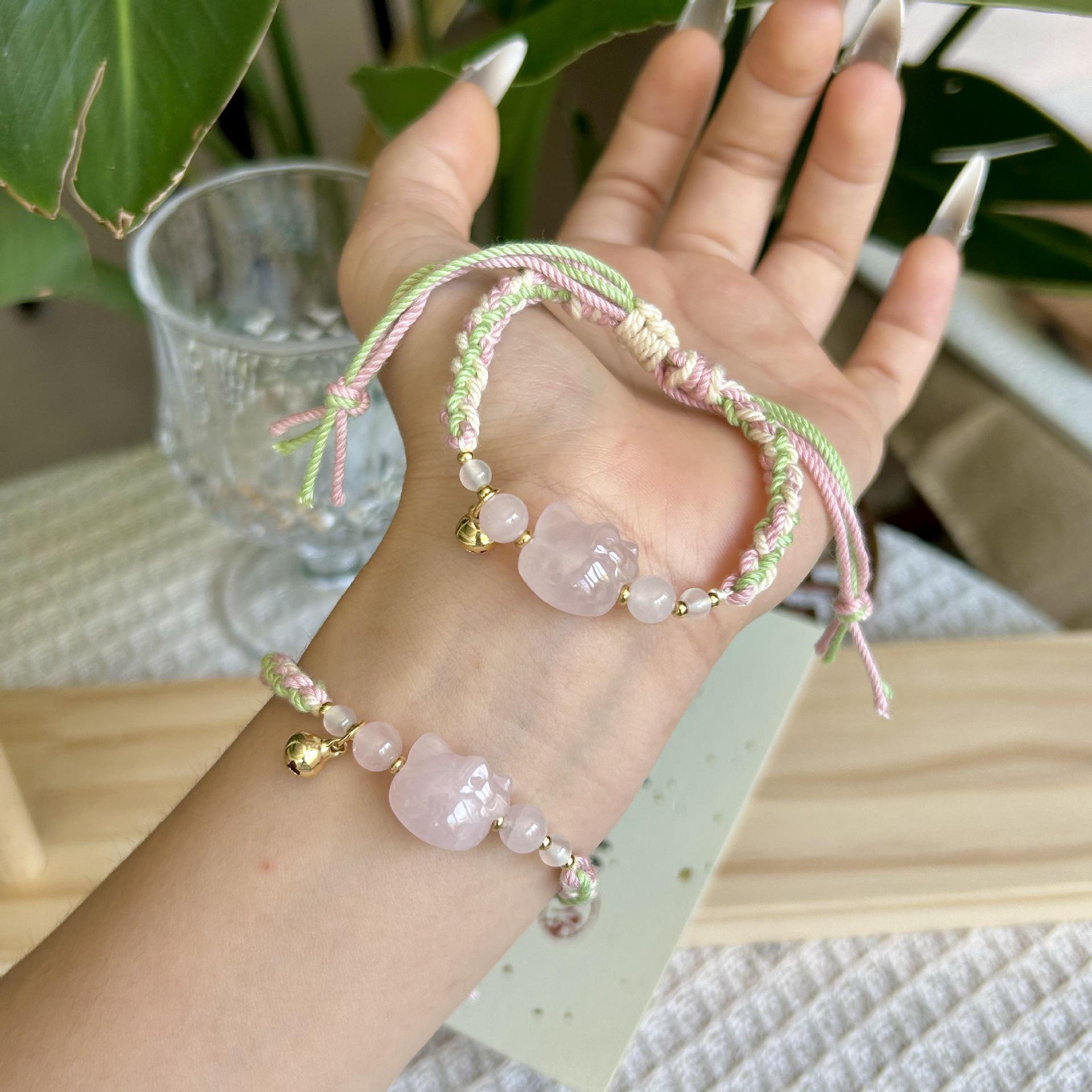 

Браслет ручной работы из натурального розового кварца Hello Kitty - Милый дизайн из хлопковой нити, Идеальный подарок для друзей и лучших подруг.