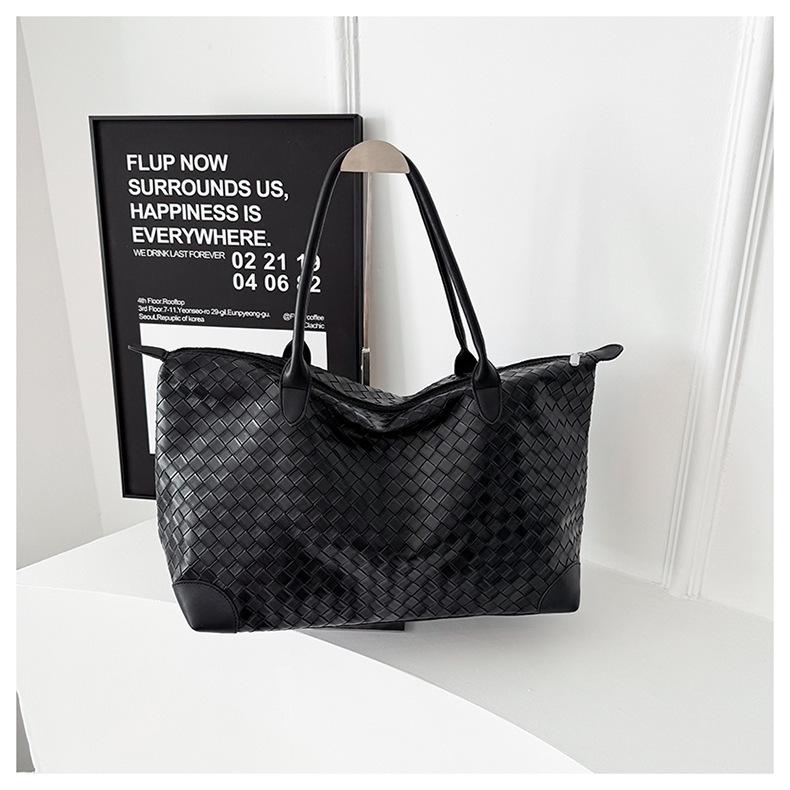 

Trendy Large Capacity Summer 2025 Shoulder Tote - High-End Mixed Aesthetics чорний